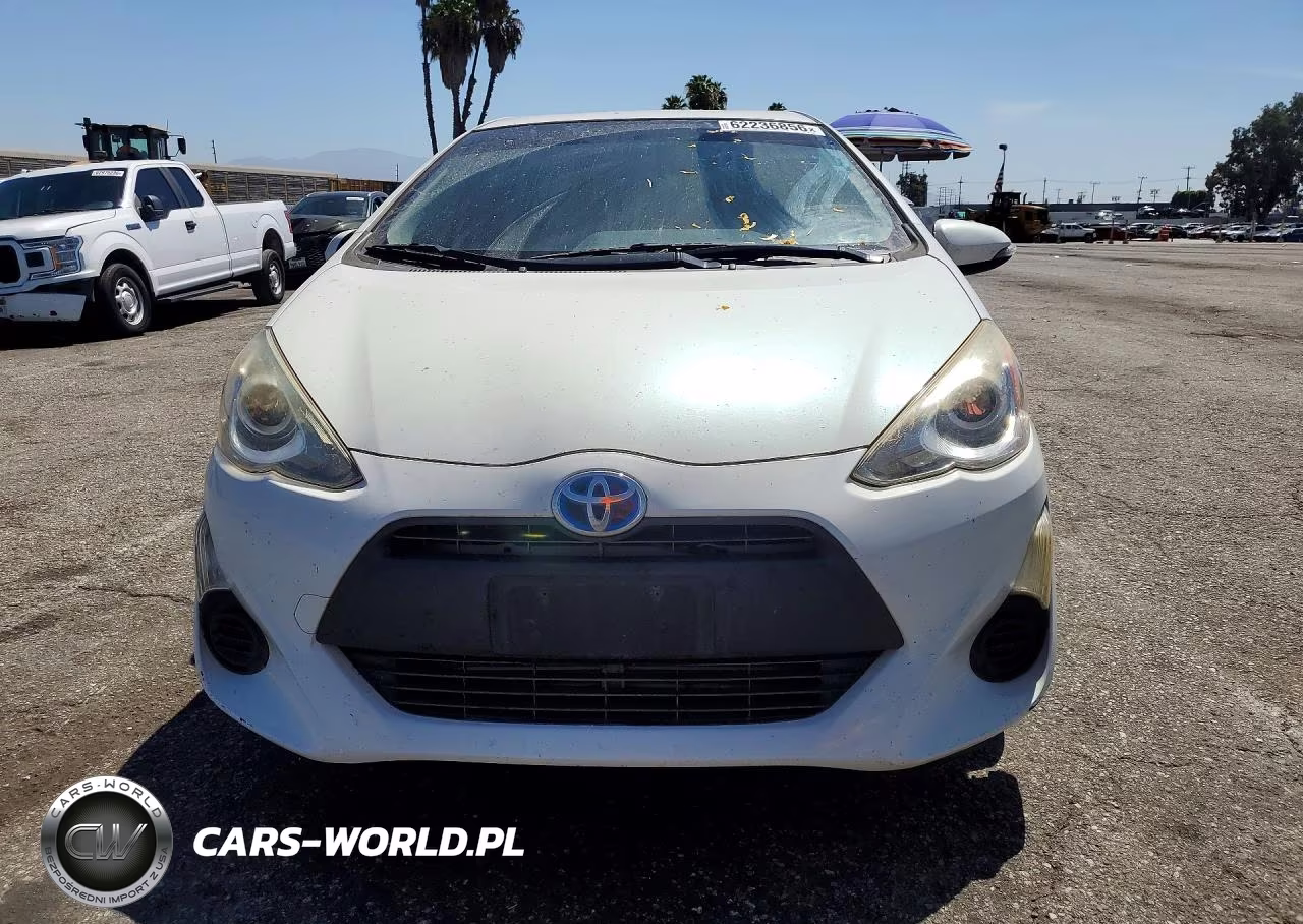 2015 Toyota Prius C One VIN:JTDKDTB30F1111642 - 5