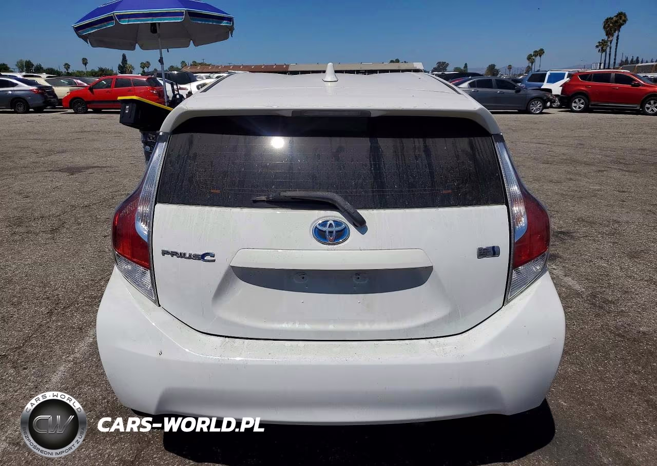 2015 Toyota Prius C One VIN:JTDKDTB30F1111642 - 6