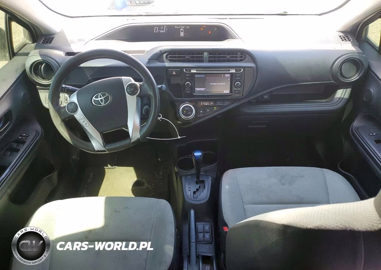 2015 Toyota Prius C One VIN:JTDKDTB30F1111642 - 8