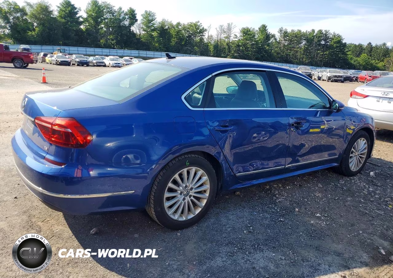 2017 Volkswagen Passat Se VIN:1VWBT7A3XHC075619 - 3