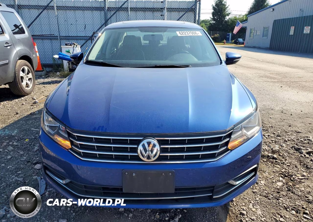 2017 Volkswagen Passat Se VIN:1VWBT7A3XHC075619 - 5
