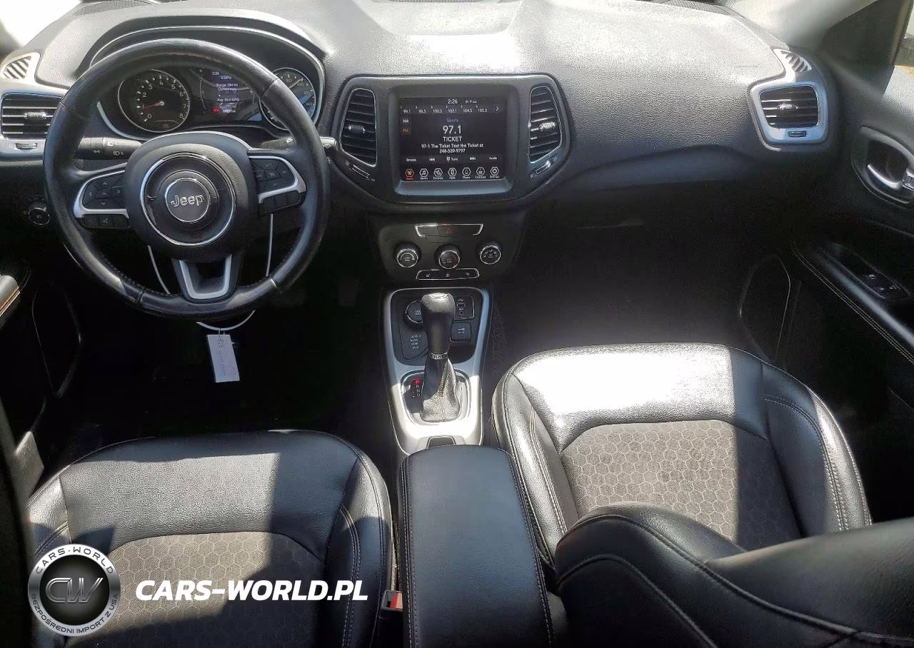 2018 Jeep Compass Latitude VIN:3C4NJDBB4JT261483 - 8