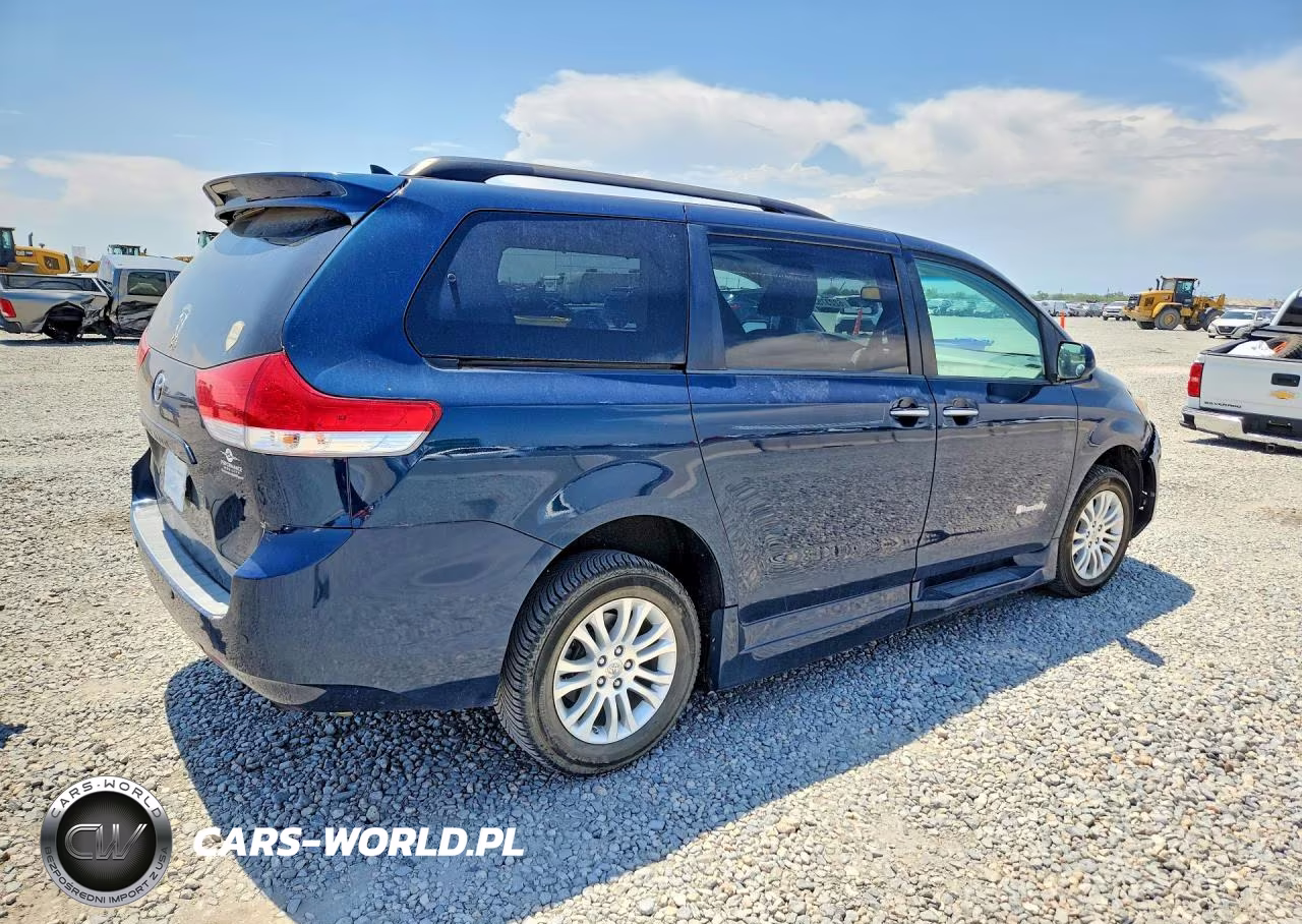 2012 Toyota Sienna Xle 8-Passenger VIN:5TDYK3DC6CS240187 - 3