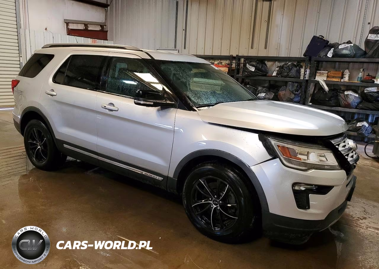 2018 Ford Explorer Xlt VIN:1FM5K7D86JGC85610 - 4