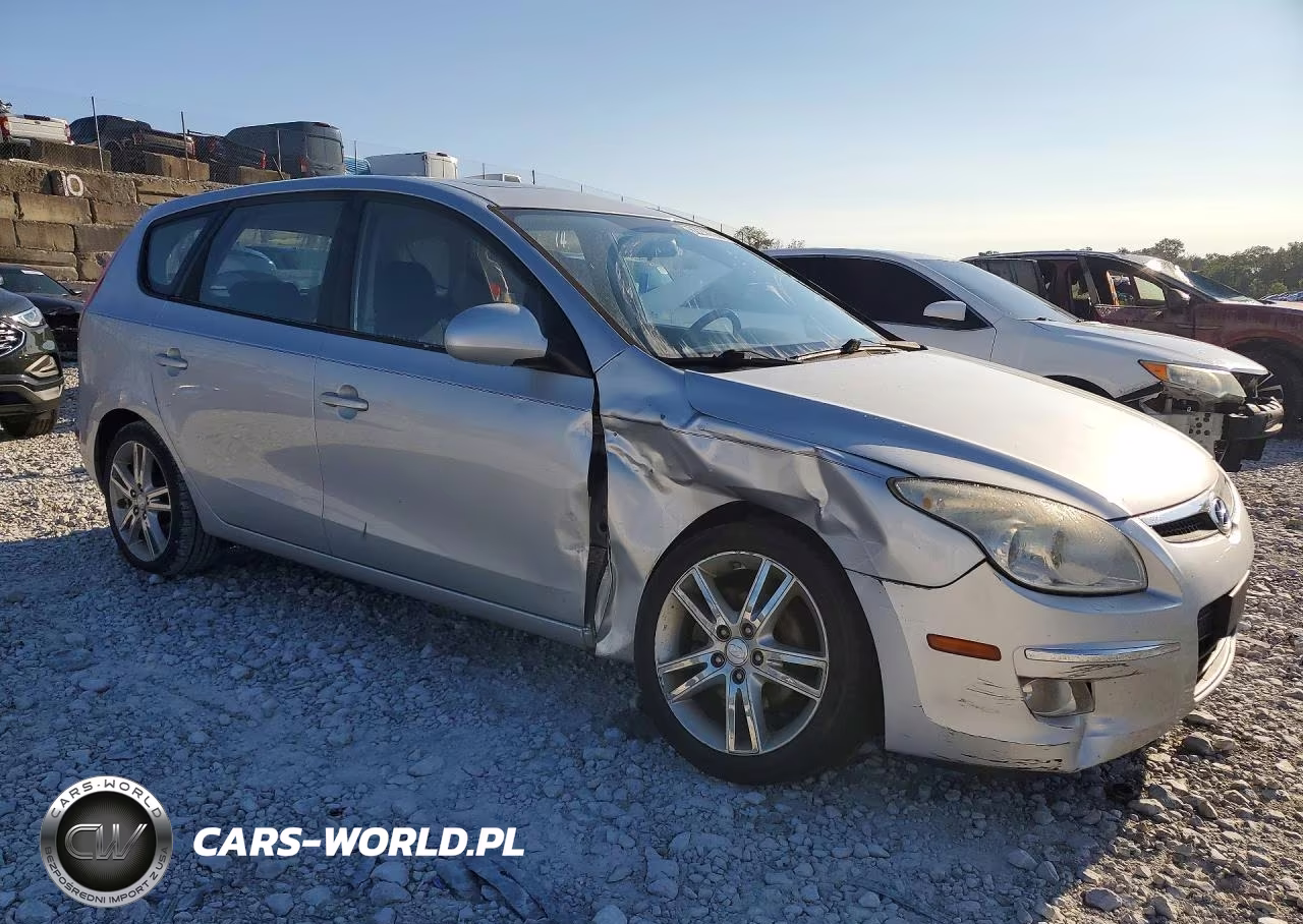 2009 Hyundai Elantra Touring VIN:KMHDC86E99U037771 - 4