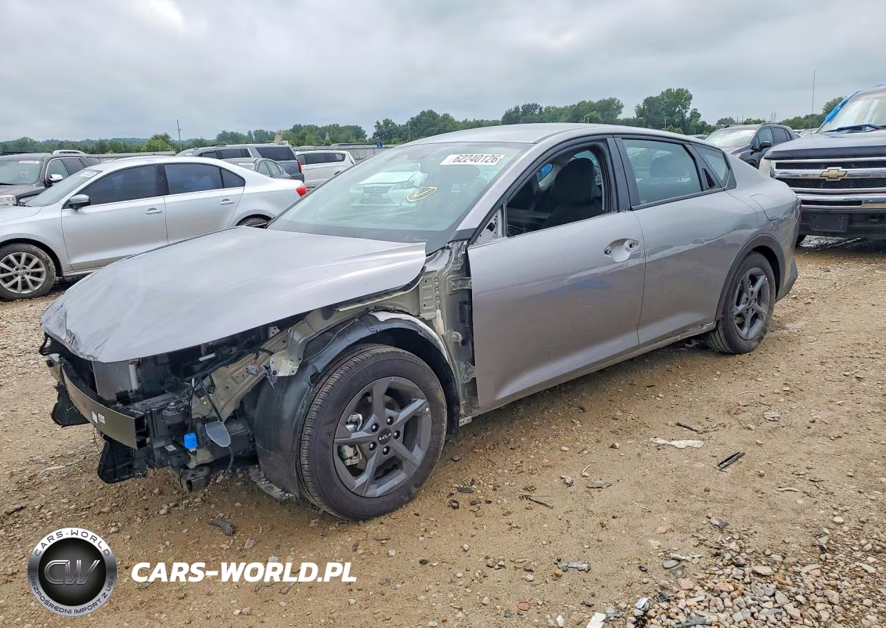 2026 Kia K4 Lxs – zdjęcie 1 z 12