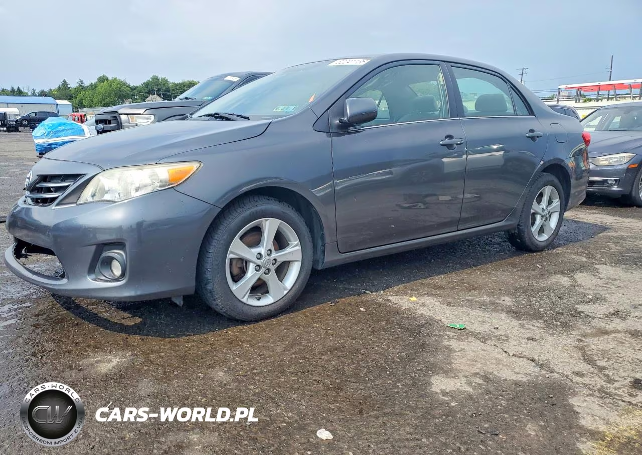2013 Toyota Corolla Le – zdjęcie 1 z 13