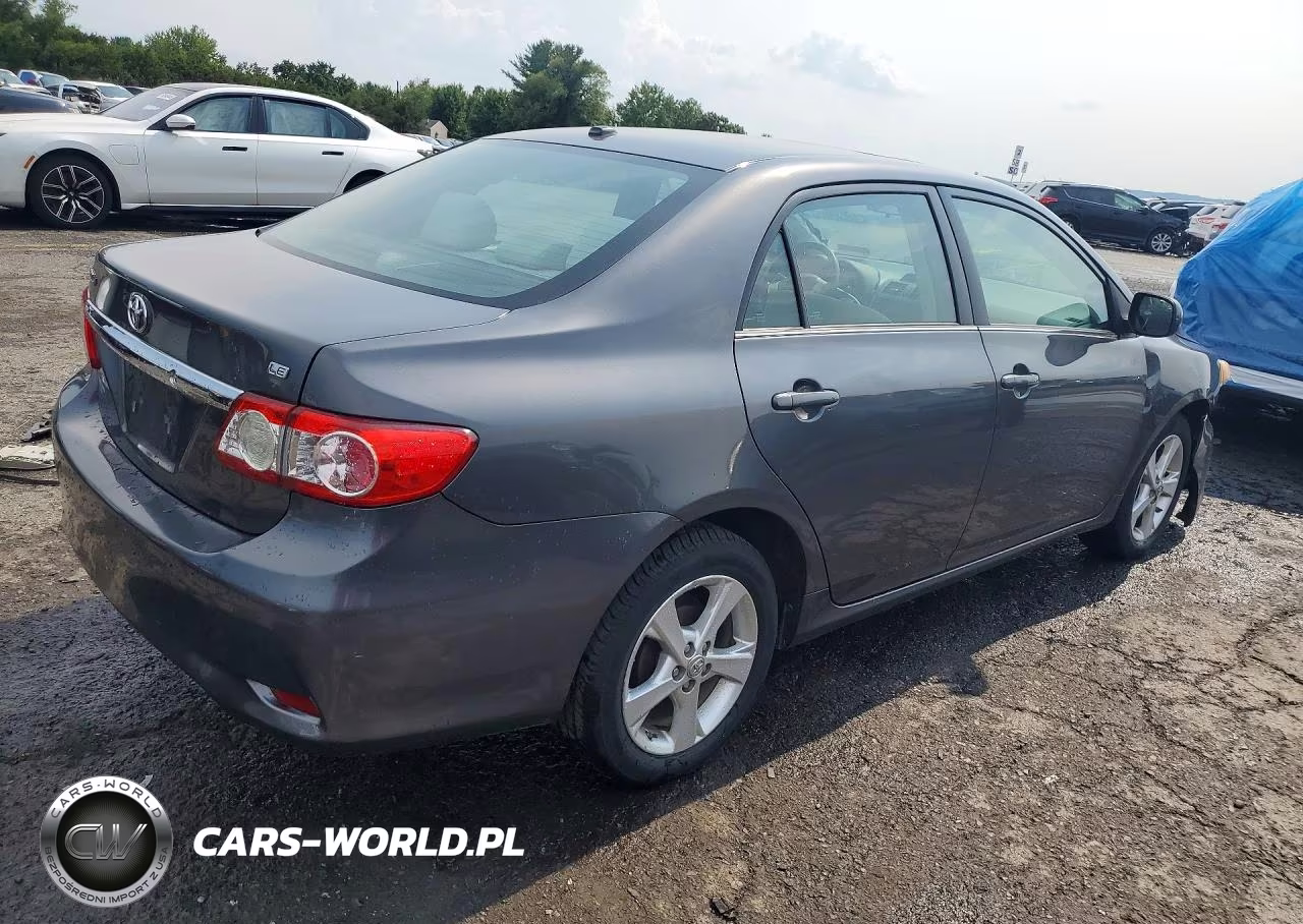 2013 Toyota Corolla Le VIN:2T1BU4EEXDC021605 - 3