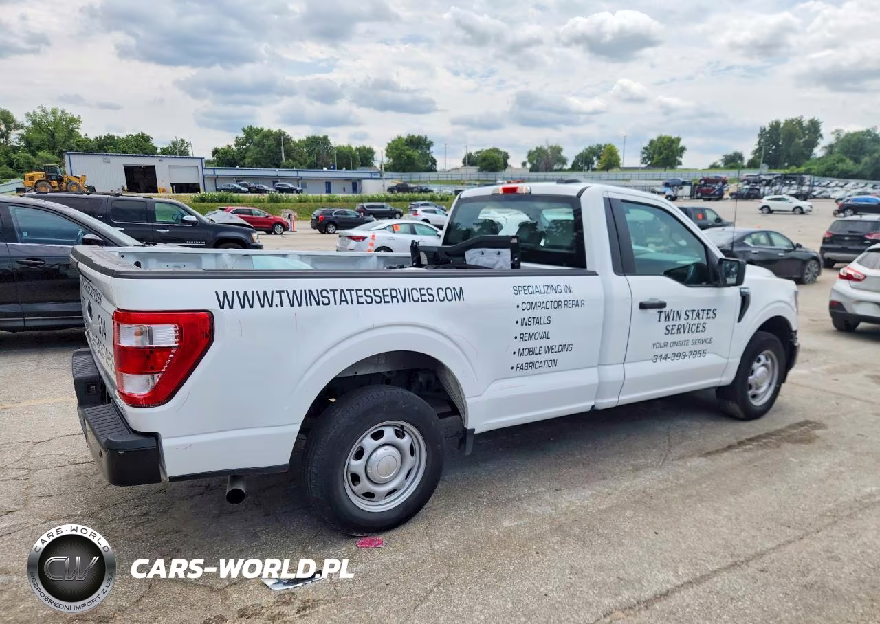 2023 Ford F150 VIN:1FTMF1CPXPKG20352 - 3