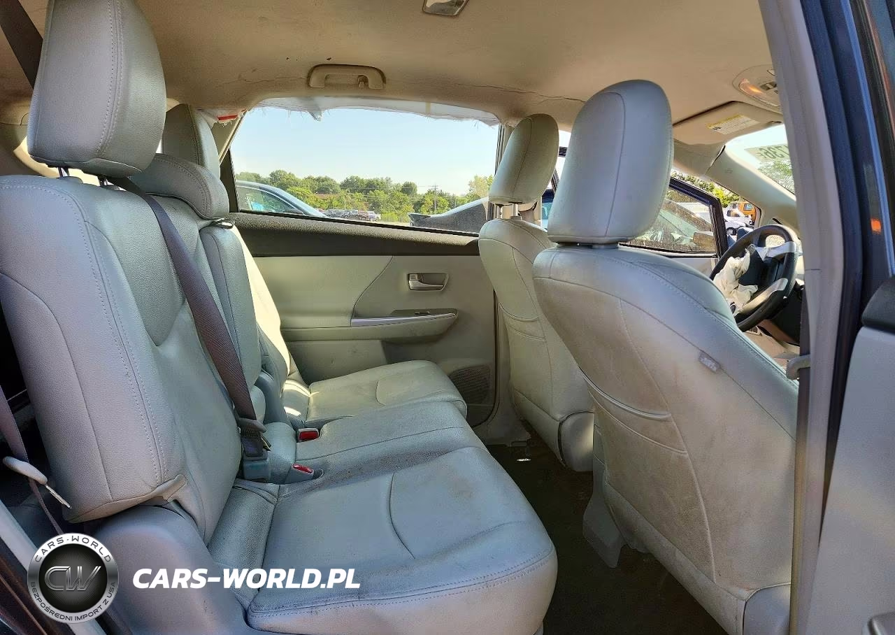2013 Toyota Prius V Two VIN:JTDZN3EU4D3271380 - 10