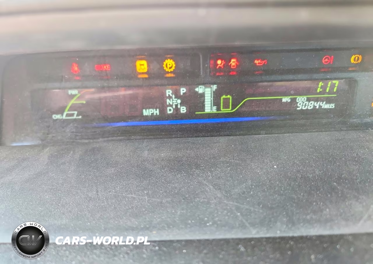 2013 Toyota Prius V Two VIN:JTDZN3EU4D3271380 - 9