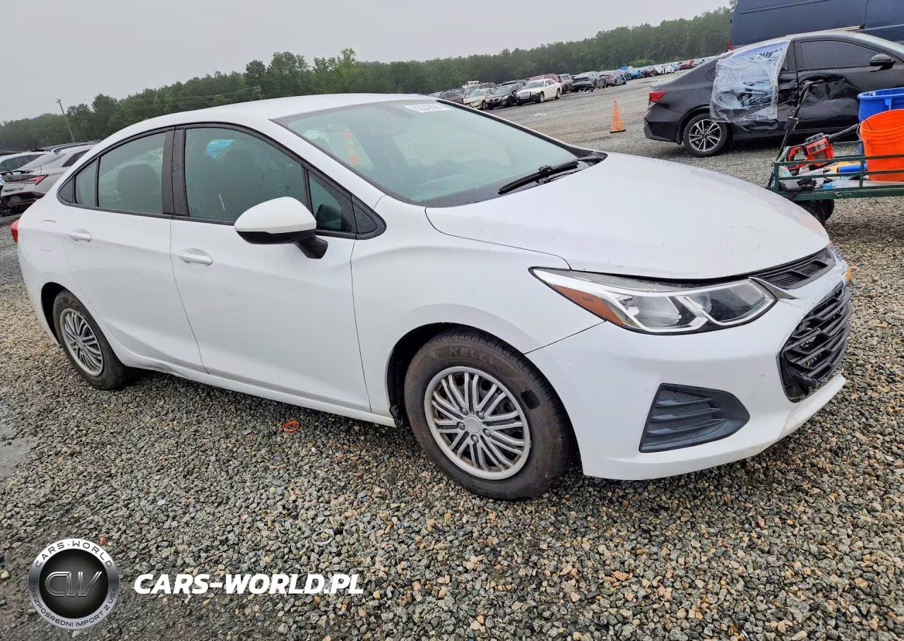 2019 Chevrolet Cruze VIN:1G1BJ5SM5K7105736 - 4