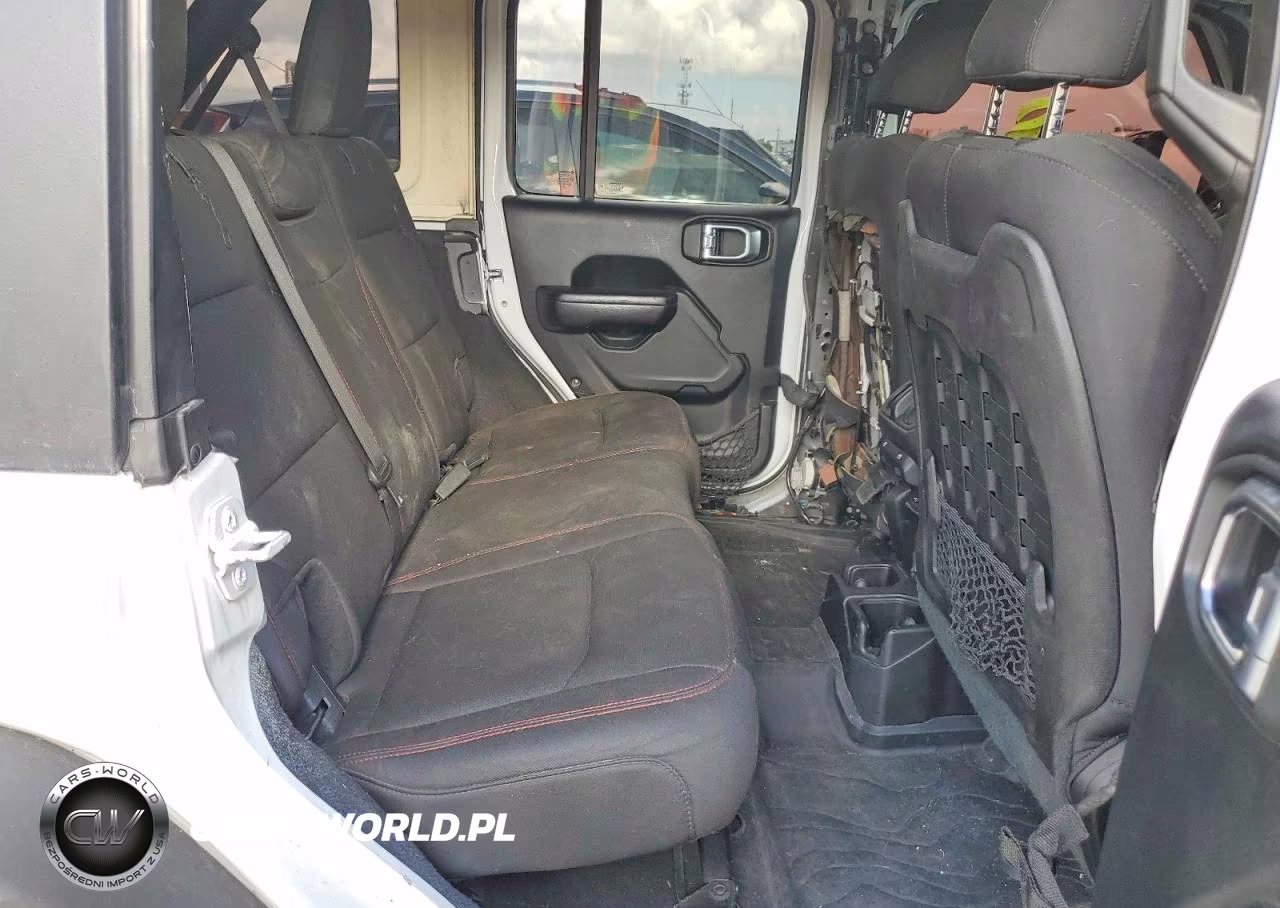 2019 Jeep Wrangler Unlimited Sahara VIN:1C4HJXFN3KW545394 - 10