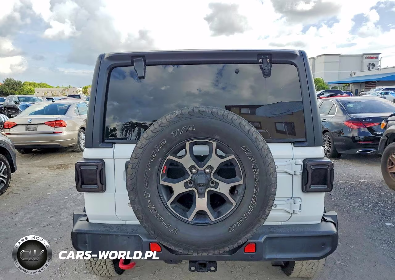 2019 Jeep Wrangler Unlimited Sahara VIN:1C4HJXFN3KW545394 - 6