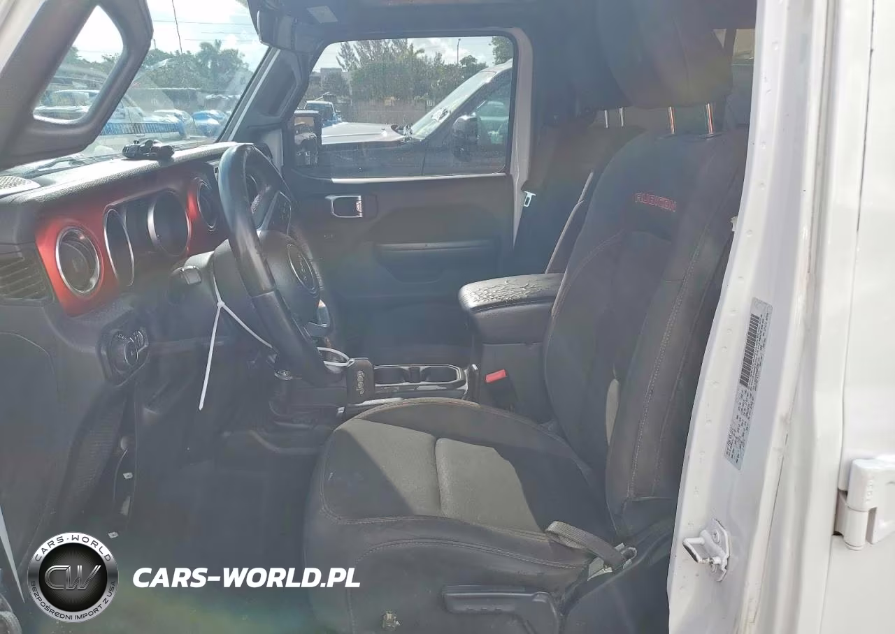 2019 Jeep Wrangler Unlimited Sahara VIN:1C4HJXFN3KW545394 - 7