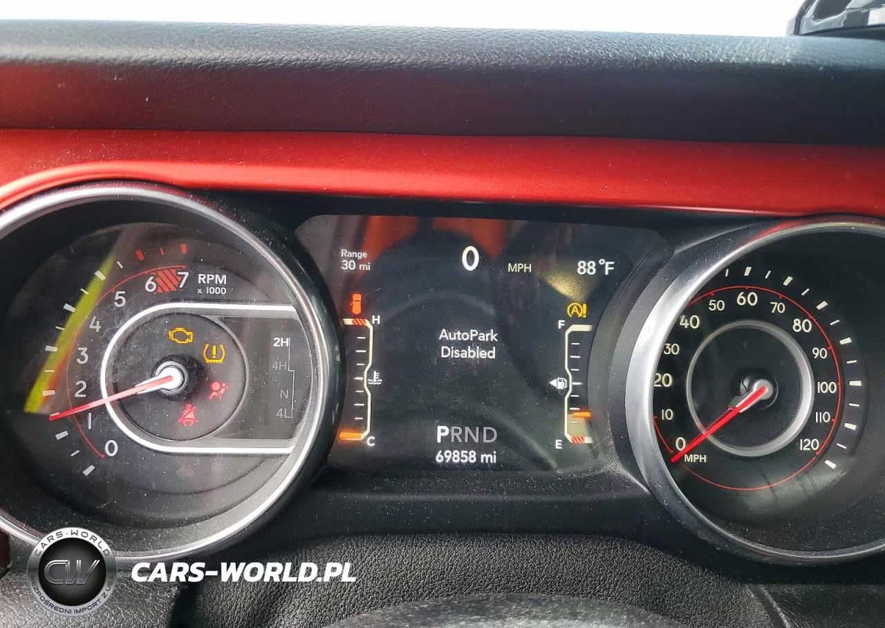 2019 Jeep Wrangler Unlimited Sahara VIN:1C4HJXFN3KW545394 - 9
