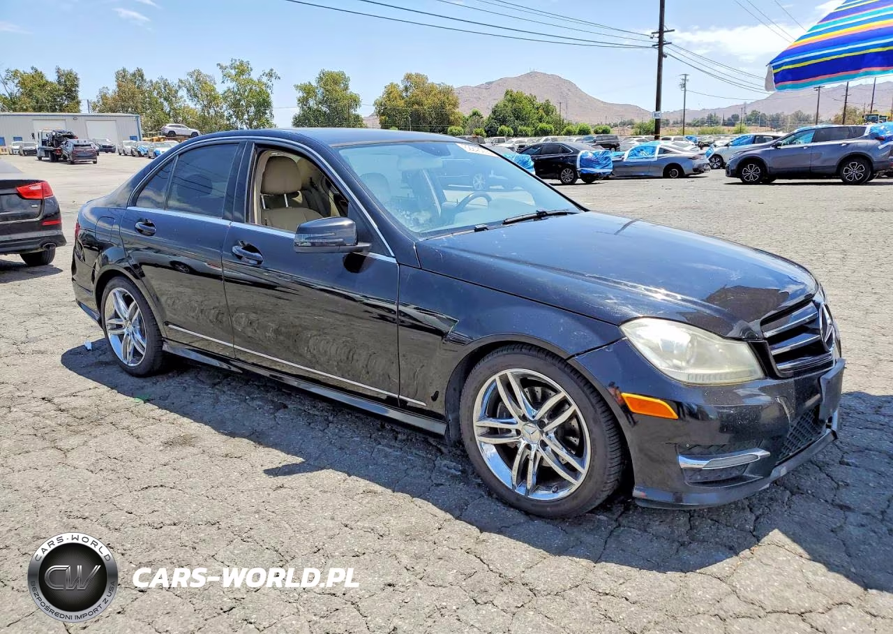2014 Mercedes-Benz C 250 VIN:WDDGF4HB8EA900324 - 4