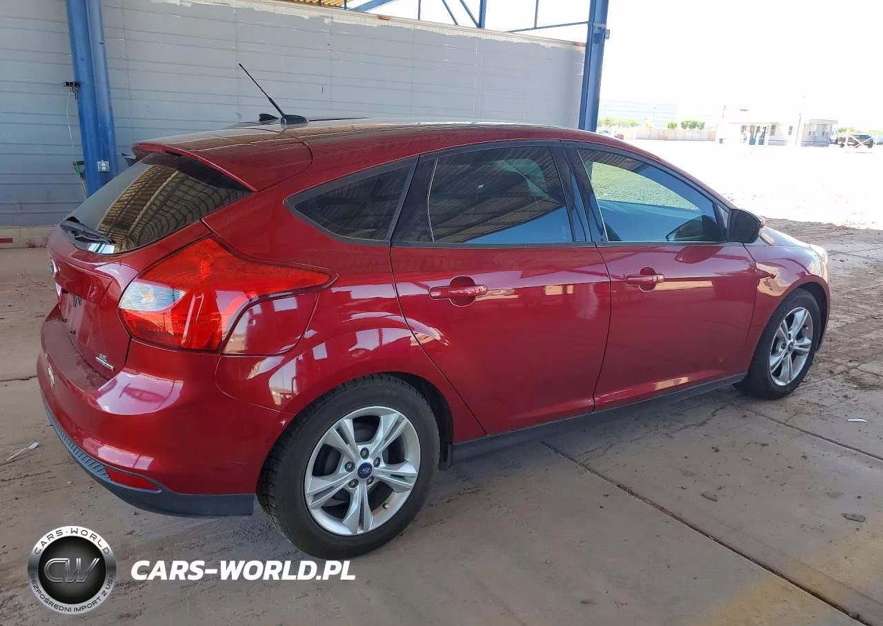 2014 Ford Focus Se VIN:1FADP3K20EL176460 - 3