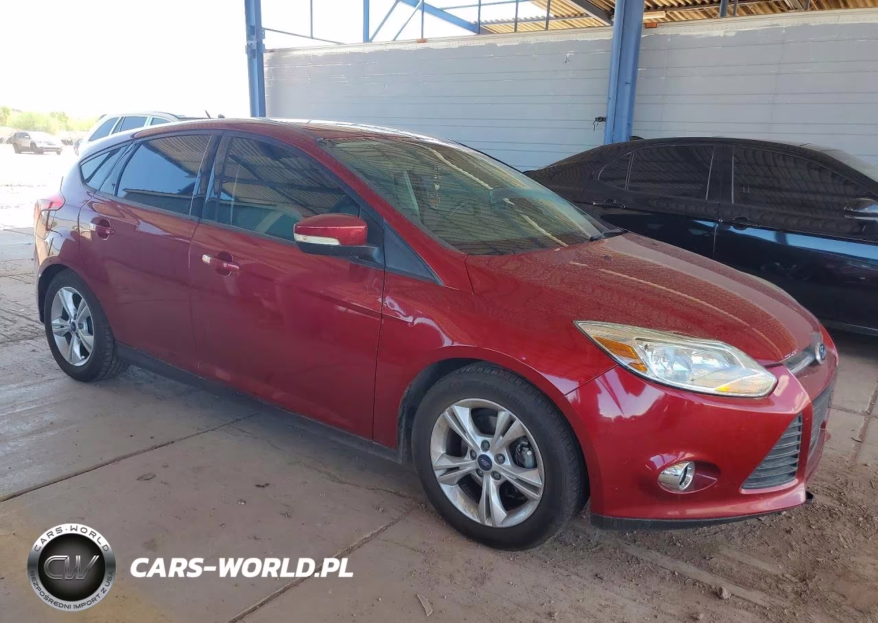 2014 Ford Focus Se VIN:1FADP3K20EL176460 - 4