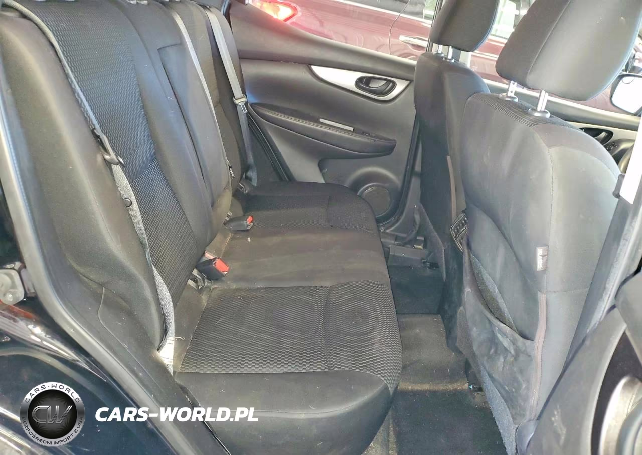 2018 Nissan Rogue Sport S VIN:JN1BJ1CR6JW285620 - 11