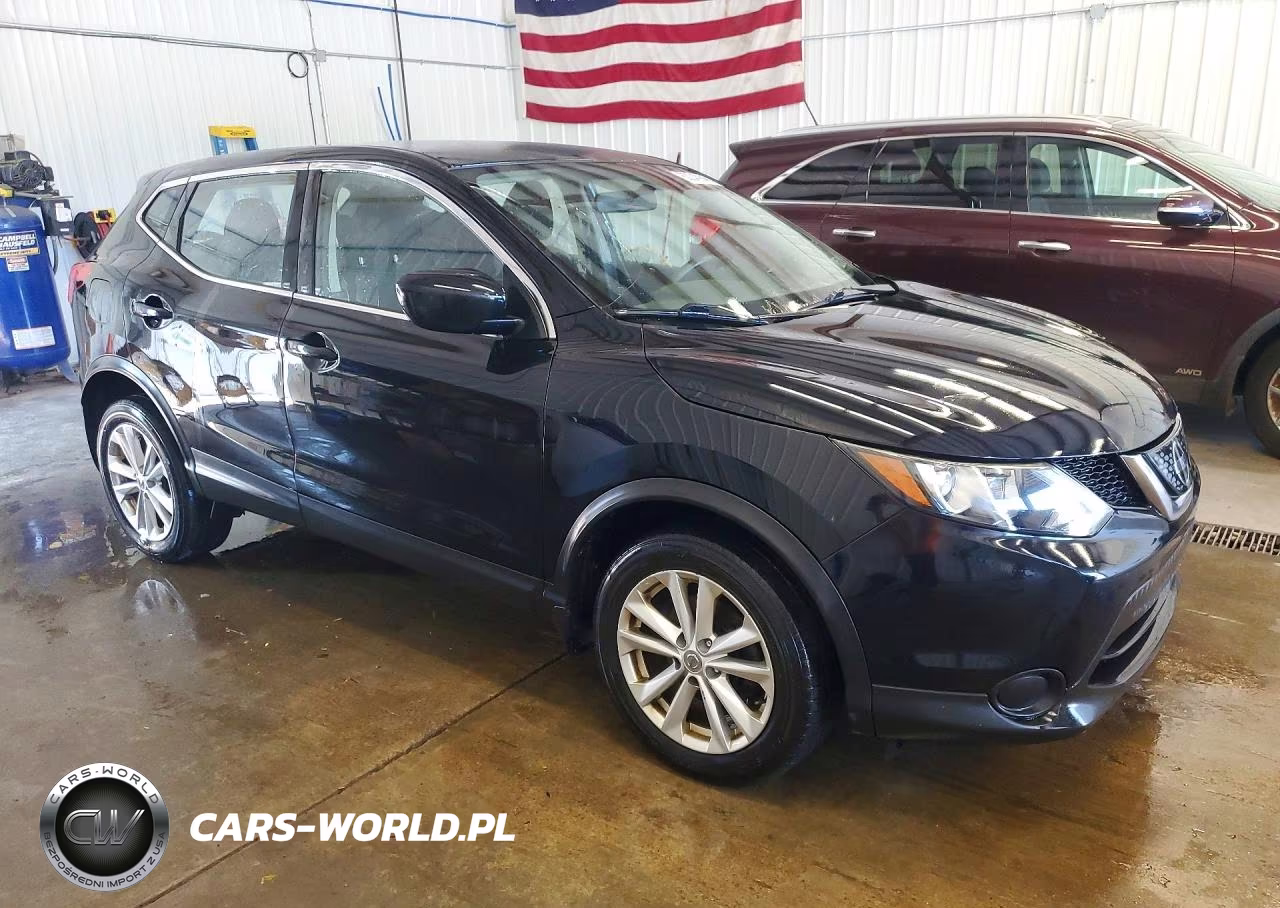 2018 Nissan Rogue Sport S VIN:JN1BJ1CR6JW285620 - 4