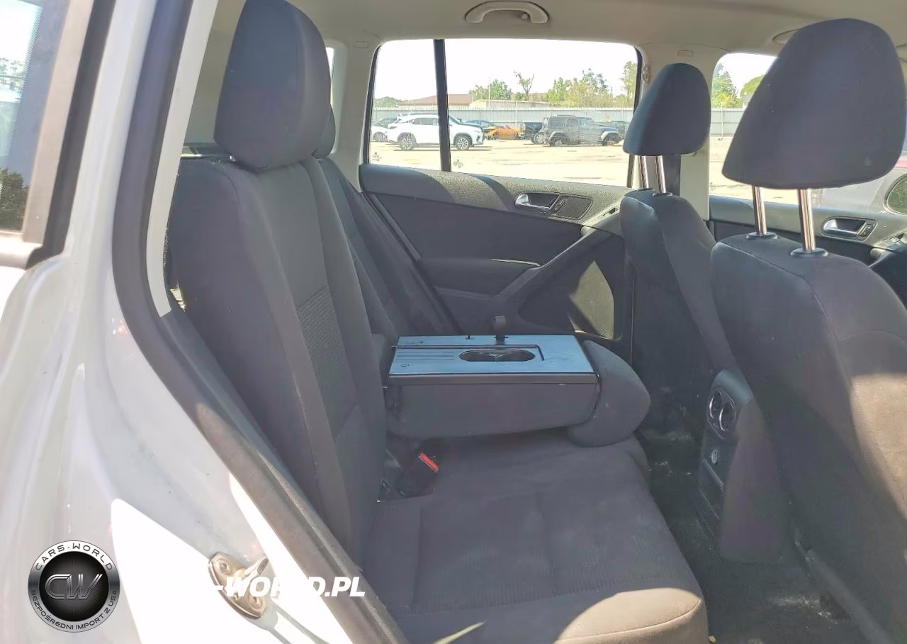 2017 Volkswagen Tiguan S VIN:WVGBV7AX1HK052702 - 10
