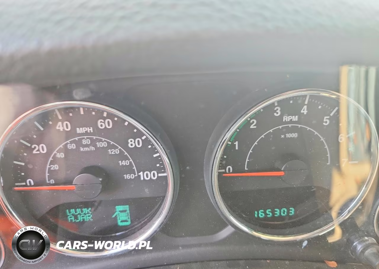 2011 Jeep Wrangler Unlimited Rubicon VIN:1J4BA6H12BL615134 - 9