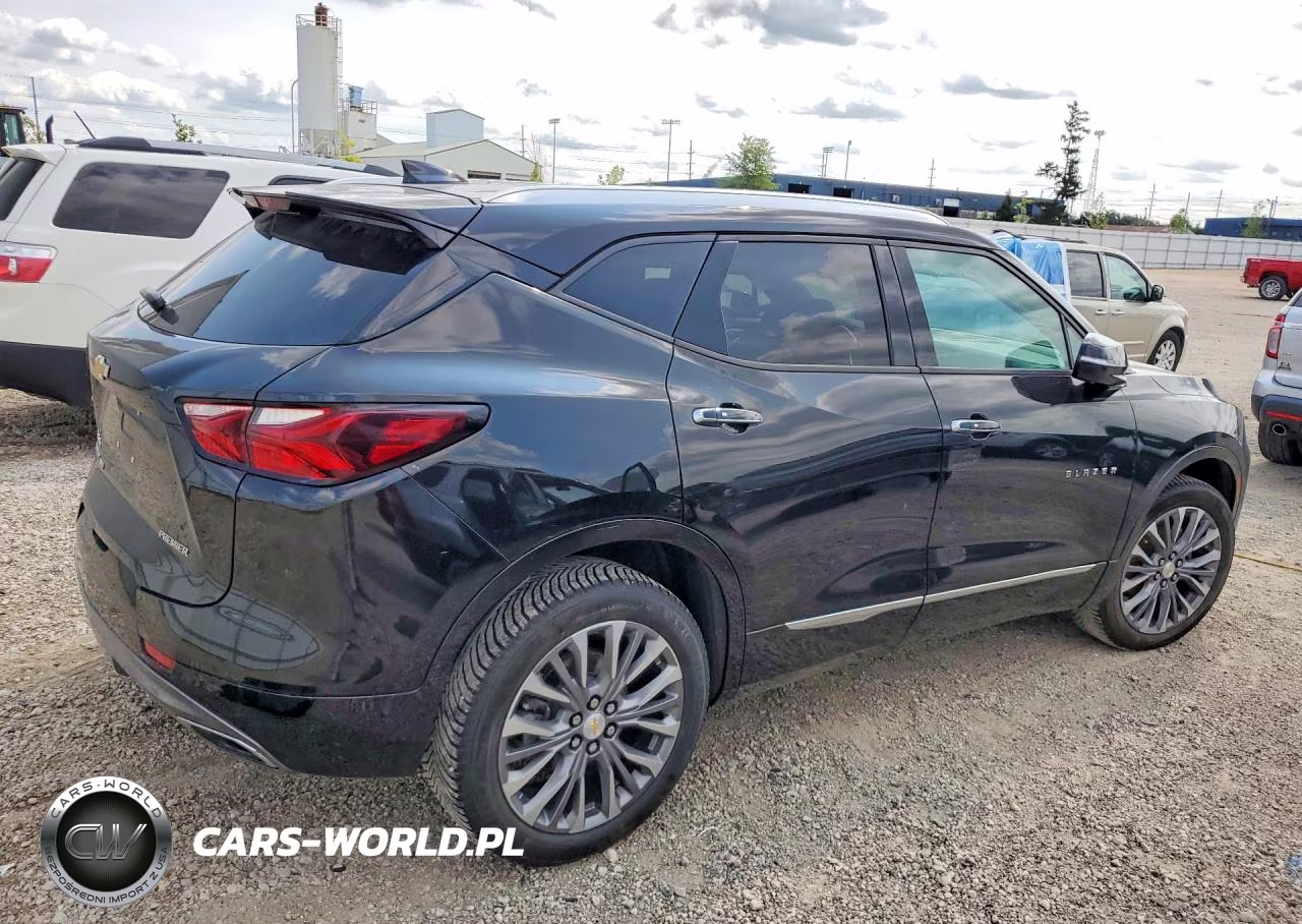 2020 Chevrolet Blazer Premier VIN:3GNKBLRS4LS580382 - 3