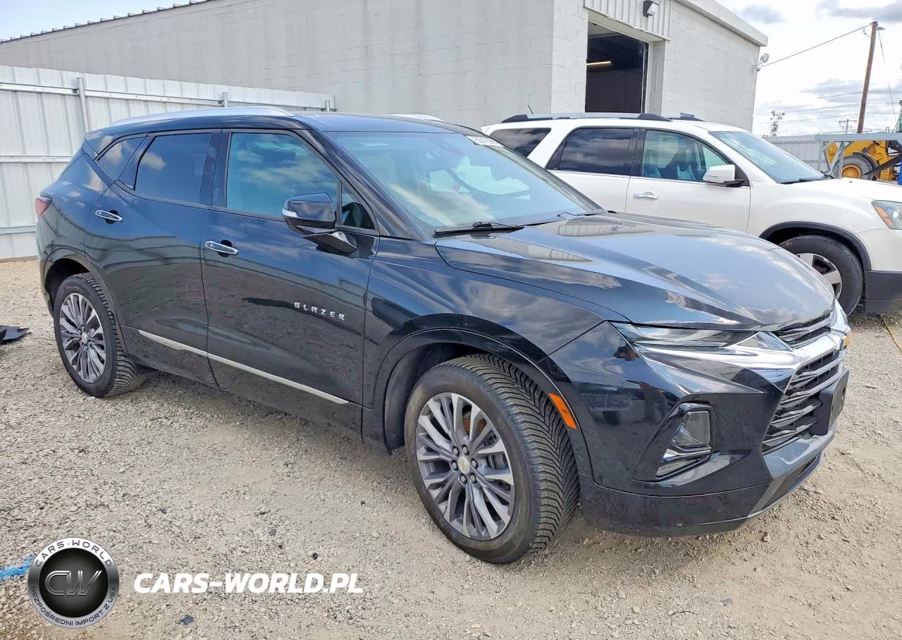 2020 Chevrolet Blazer Premier VIN:3GNKBLRS4LS580382 - 4