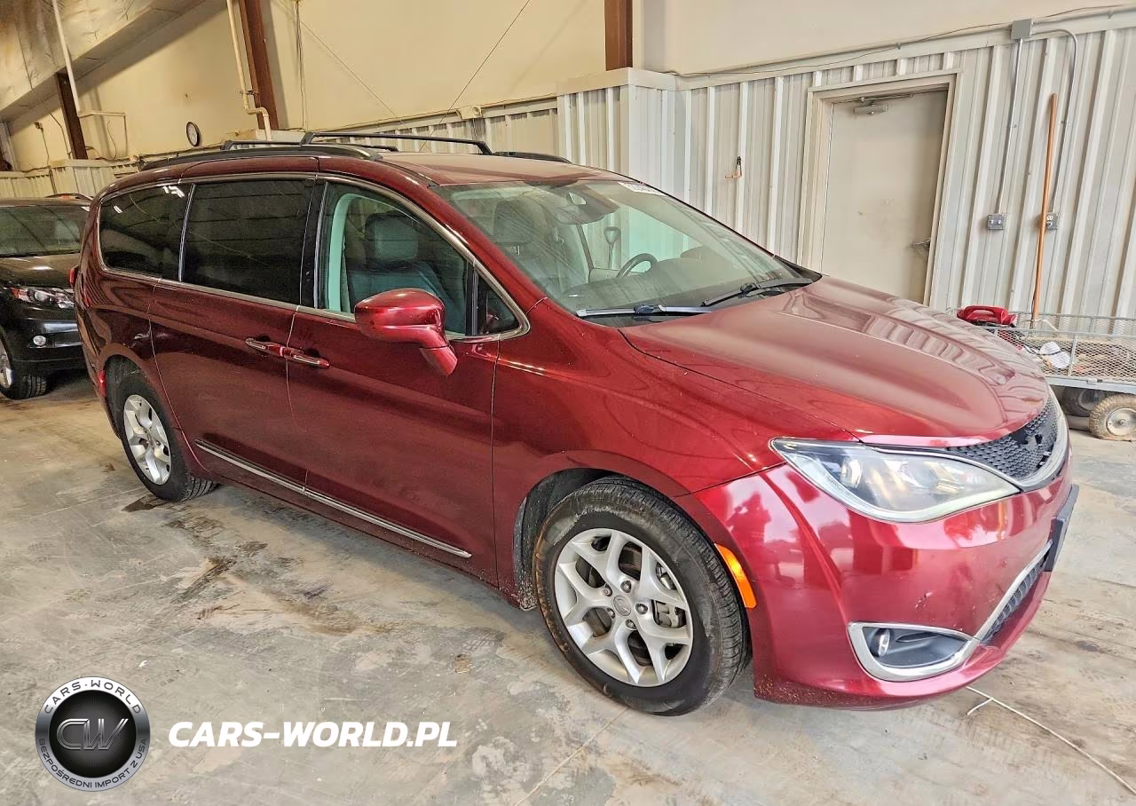 2017 Chrysler Pacifica Touring L VIN:2C4RC1BG8HR739570 - 4