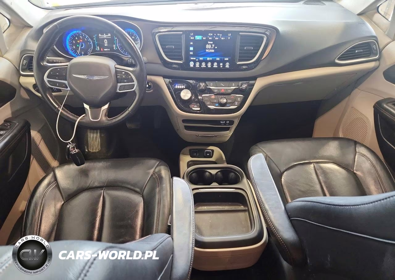 2017 Chrysler Pacifica Touring L VIN:2C4RC1BG8HR739570 - 8