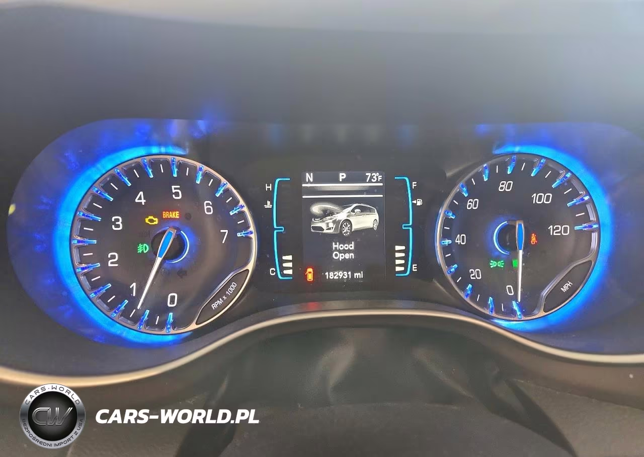 2017 Chrysler Pacifica Touring L VIN:2C4RC1BG8HR739570 - 9