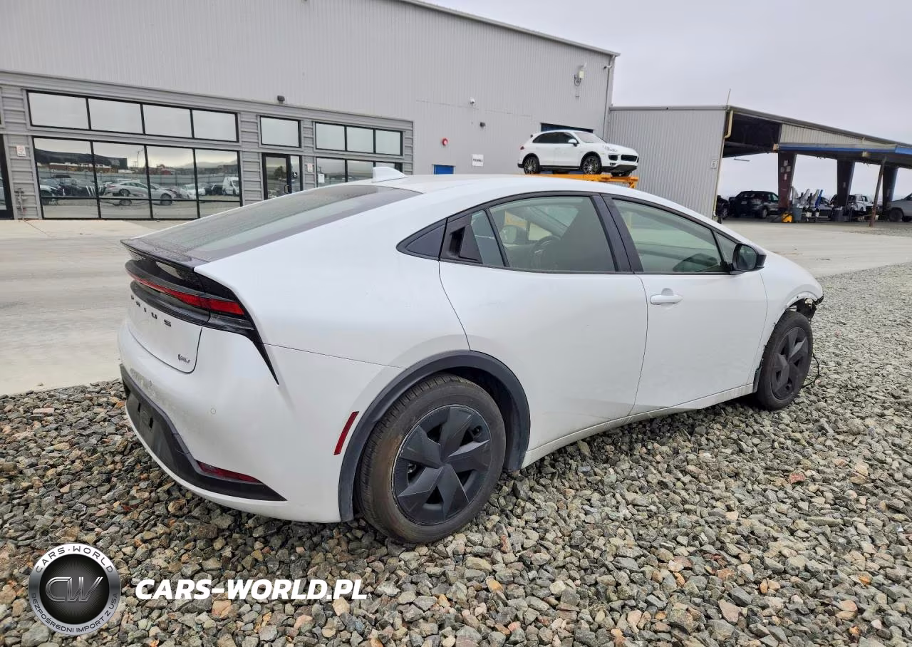 2025 Toyota Prius Le VIN:JTDACAAU4S3061808 - 3