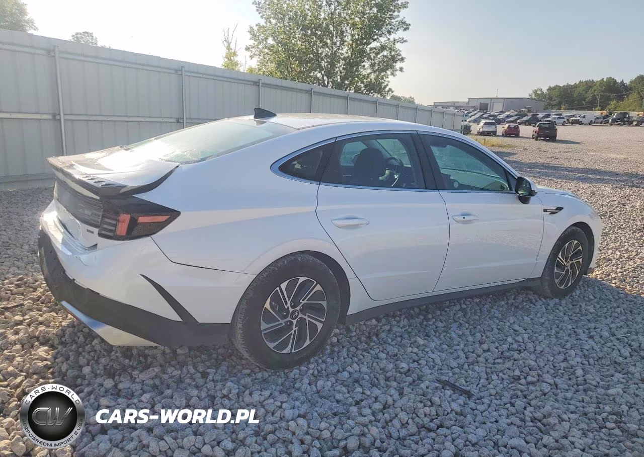 2026 Hyundai Sonata Hybrid Blue VIN:KMHL24JJ2TA147100 - 3