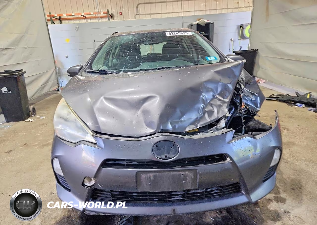 2013 Toyota Prius C Two VIN:JTDKDTB33D1554039 - 5