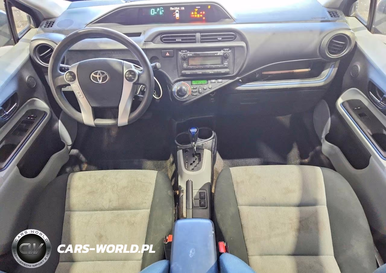 2013 Toyota Prius C Two VIN:JTDKDTB33D1554039 - 8