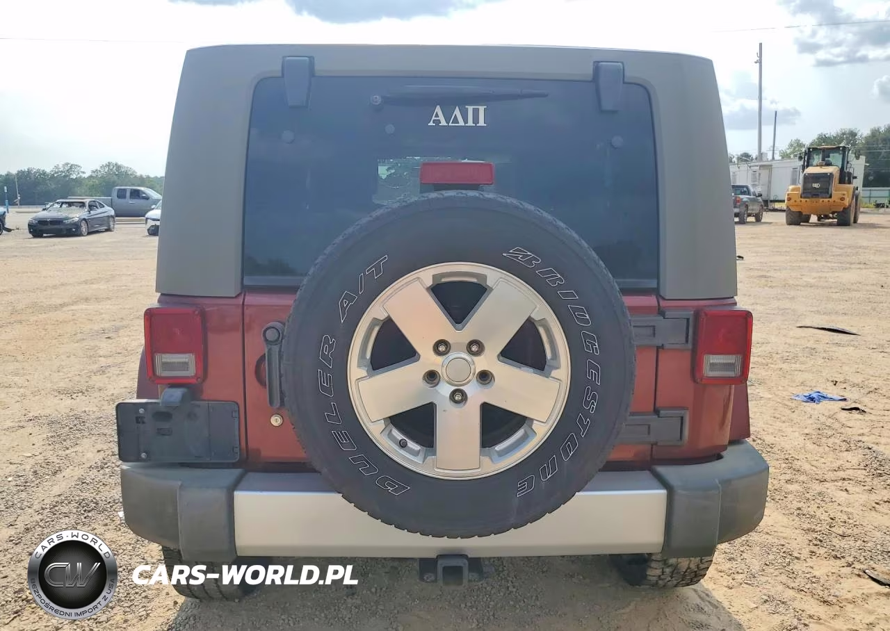 2008 Jeep Wrangler Unlimited Sahara VIN:1J4GA59118L598155 - 6