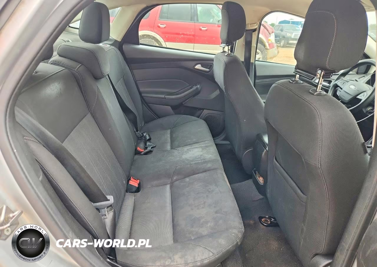 2018 Ford Focus Se VIN:1FADP3F28JL226655 - 10