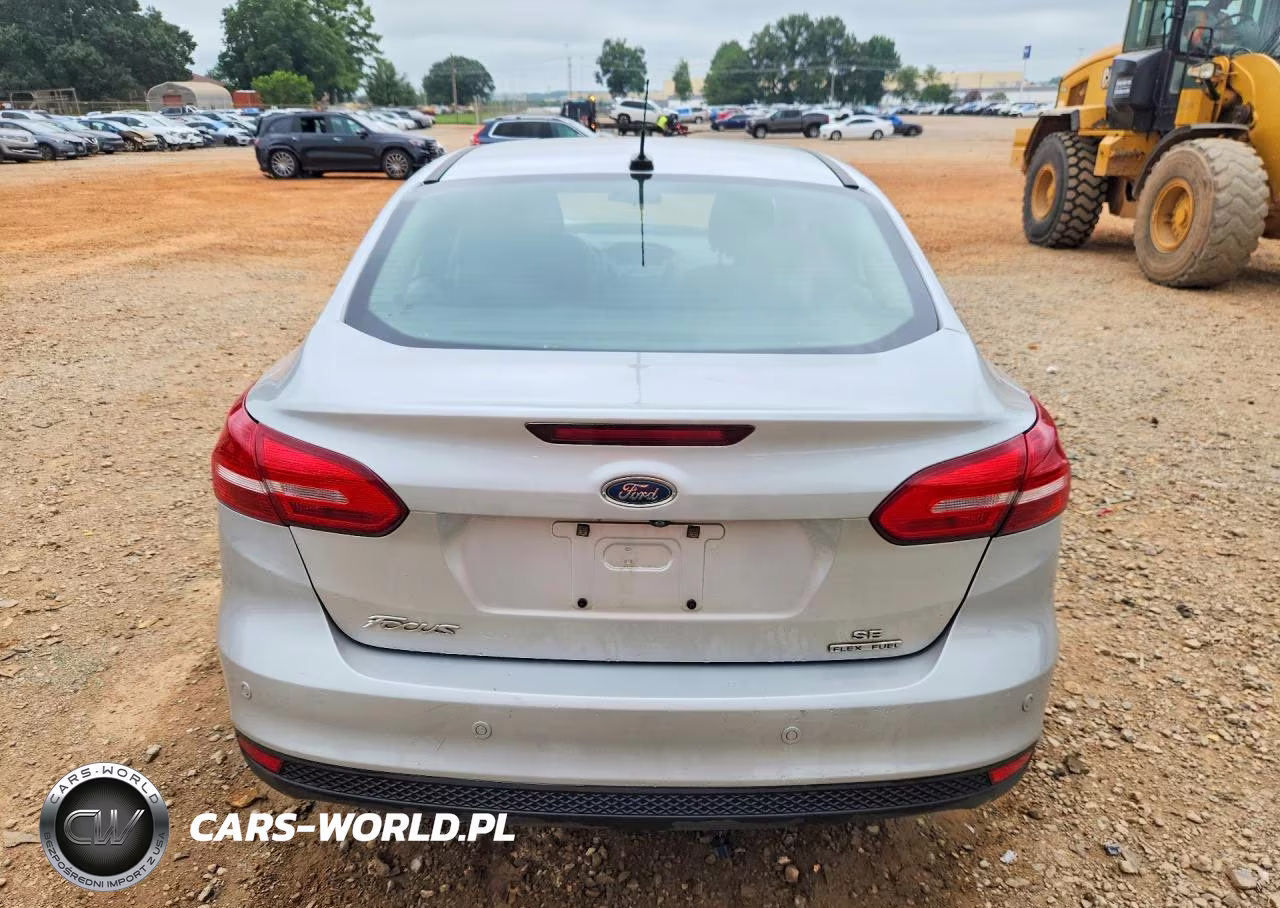 2018 Ford Focus Se VIN:1FADP3F28JL226655 - 6
