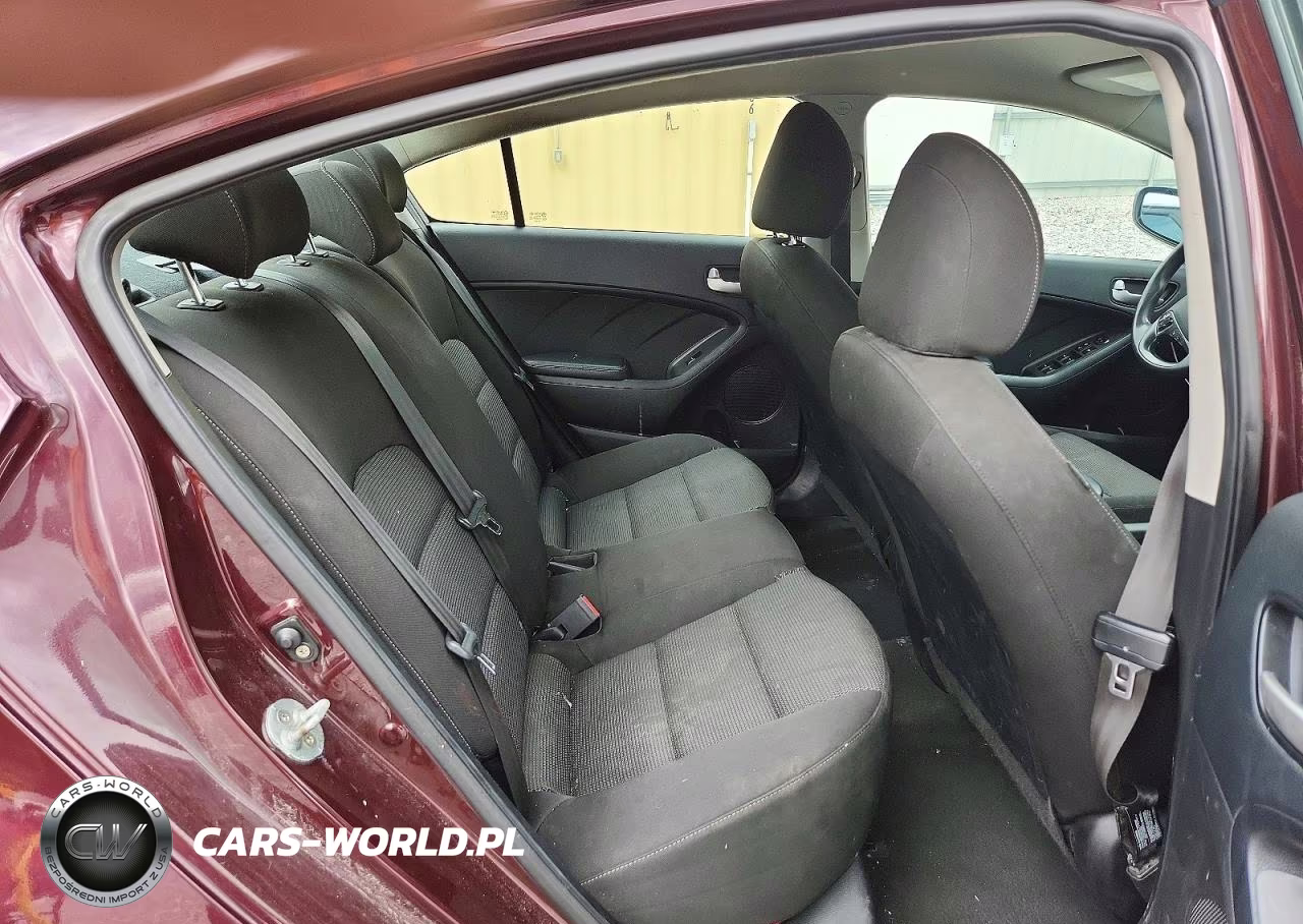2018 Kia Forte Lx VIN:3KPFK4A75JE174615 - 10
