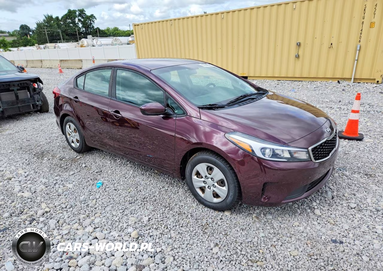 2018 Kia Forte Lx VIN:3KPFK4A75JE174615 - 4
