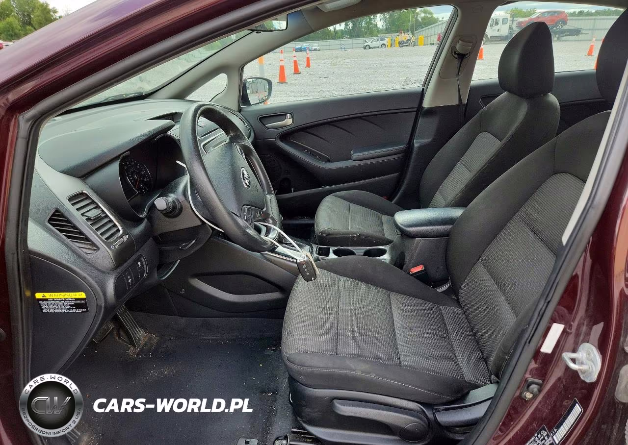 2018 Kia Forte Lx VIN:3KPFK4A75JE174615 - 7