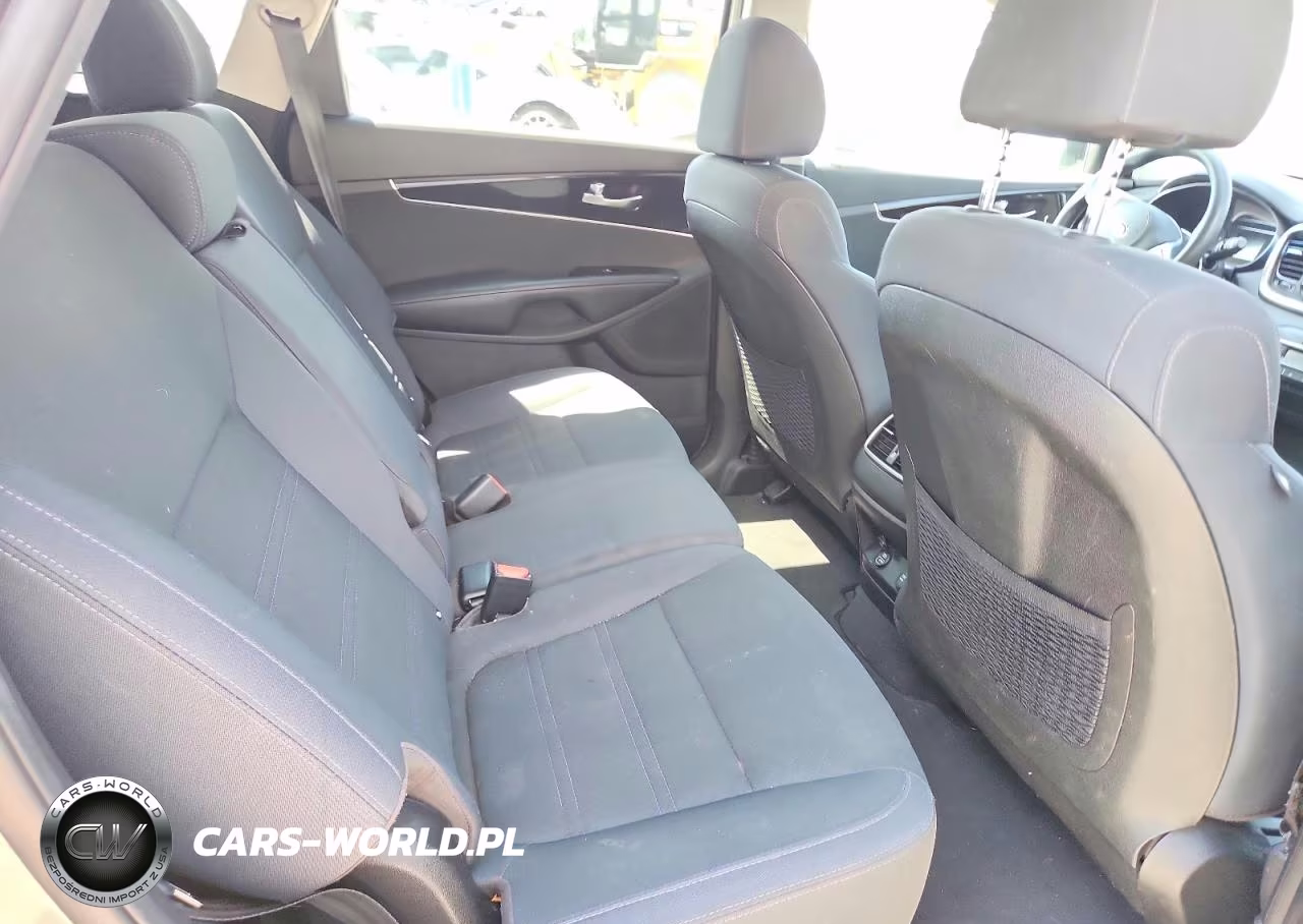 2019 Kia Sorento Lx V6 VIN:5XYPG4A5XKG487653 - 11
