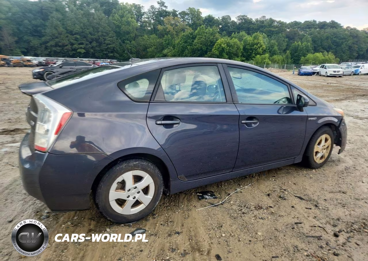 2011 Toyota Prius Four VIN:JTDKN3DU4B0270425 - 3