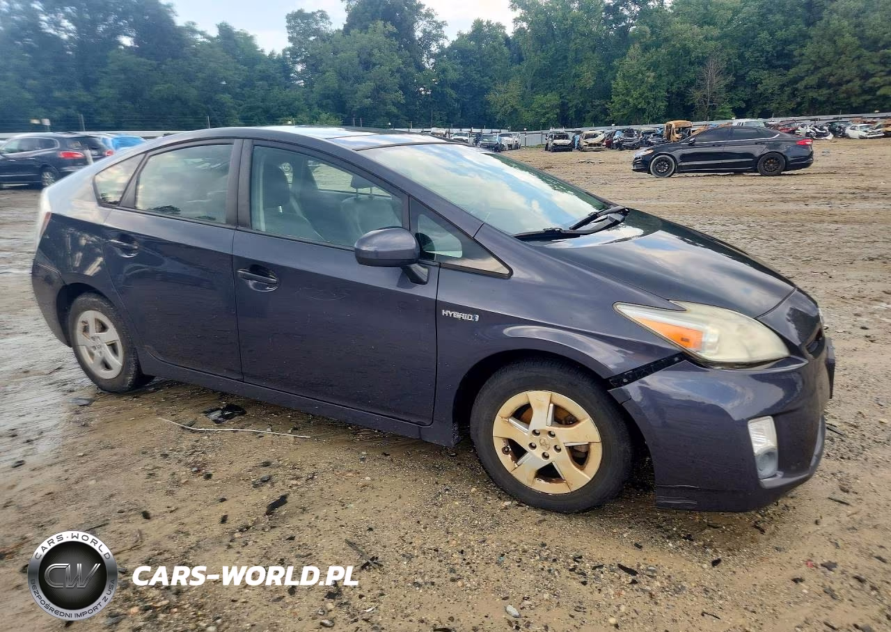 2011 Toyota Prius Four VIN:JTDKN3DU4B0270425 - 4