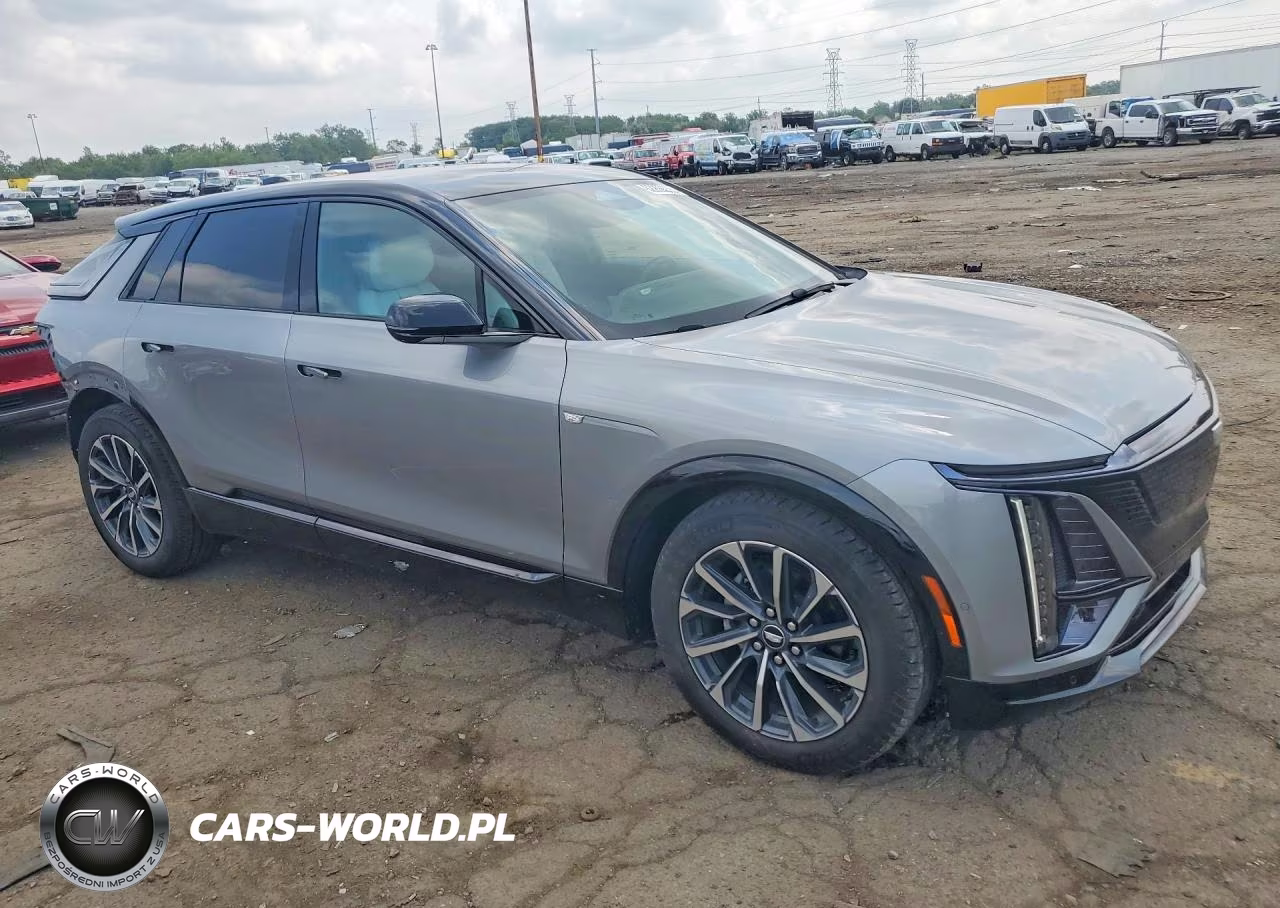 2025 Cadillac Lyriq Sport VIN:1GYKPURL9SZ310892 - 4