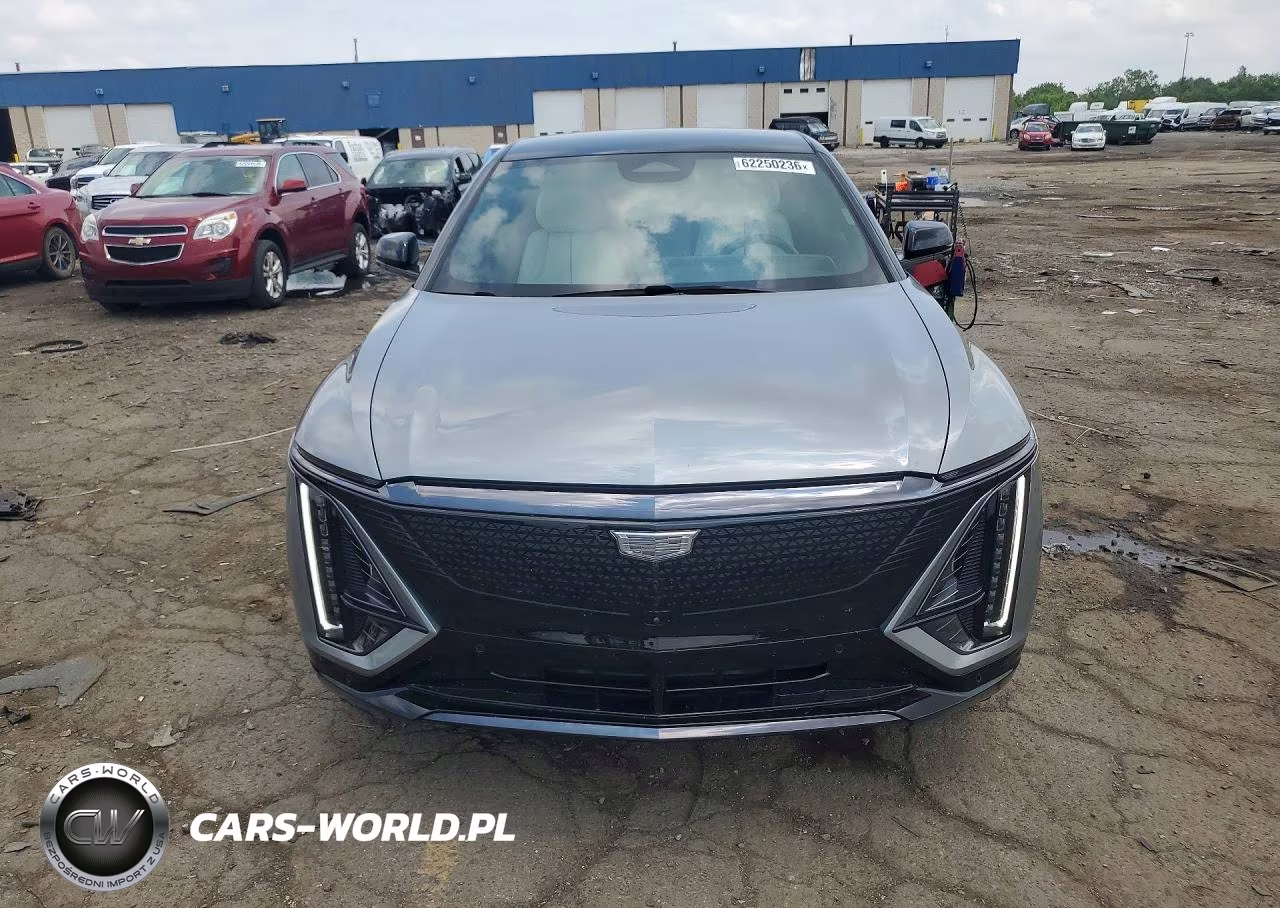 2025 Cadillac Lyriq Sport VIN:1GYKPURL9SZ310892 - 5