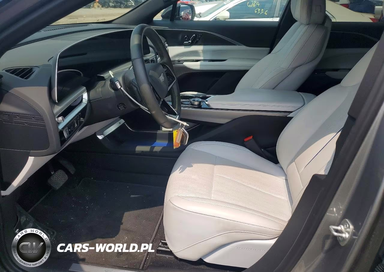 2025 Cadillac Lyriq Sport VIN:1GYKPURL9SZ310892 - 7