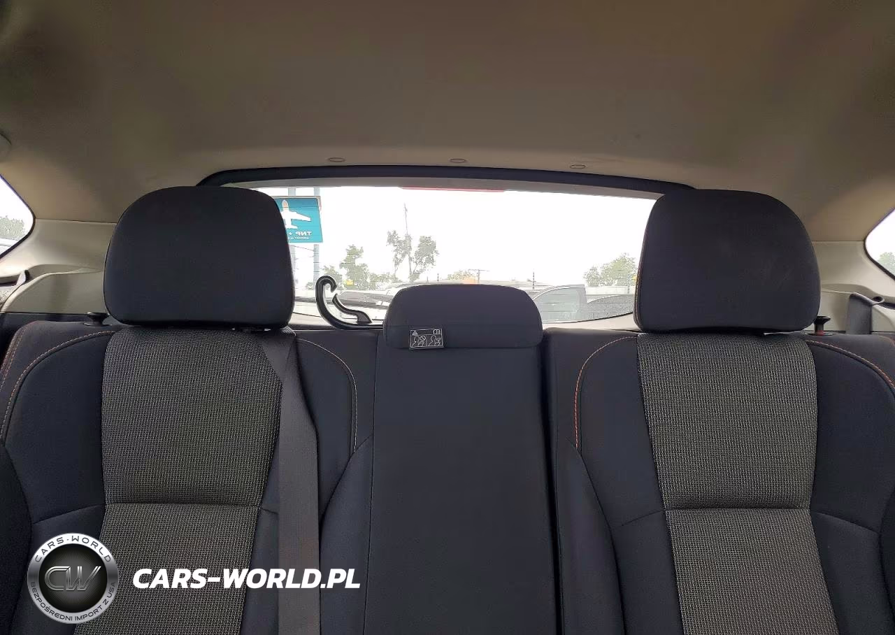 2018 Subaru Crosstrek Premium VIN:JF2GTADCXJ8209461 - 10