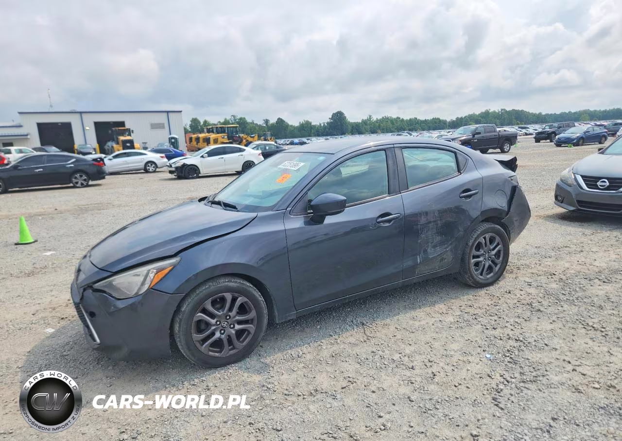 2019 Toyota Yaris Le VIN:3MYDLBYV5KY505871 - 1